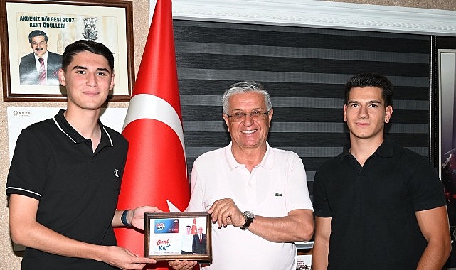 genclik-meclisinden-baskan-topalogluna-ziyaret.jpg