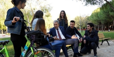 genis-sosyal-imkanlari-spor-tesisleri-sanatsal-faaliyetleri-ile-universite-hayatina-renk-katiyor.jpg