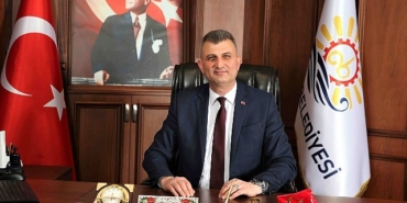 golcuk-belediye-baskani-ali-yildirim-sezer-yayinladigi-mesaj-ile-30-agustos-zafer-bayraminin-102-yilini-kutladi.jpg