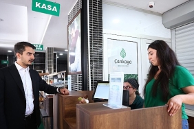 guner-ogle-yemegini-vatandaslarla-birlikte-yedi.jpg