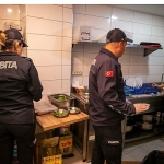 Güzelbahçe Belediyesi zabıta ekiplerinden restoranlara sıkı denetim