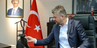 hayvanlari-koruma-gununde-baskan-dumandan-cagri.jpg