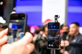 honor-robot-phone-dunyaya-tanitiliyor.jpg