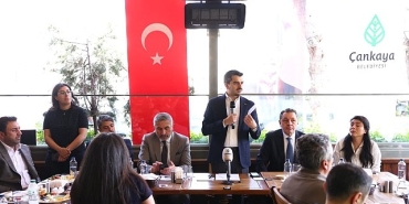 huseyin-can-guner-bahcelievler-esnafiyla-bulustu.jpg