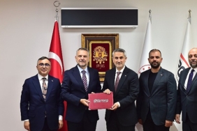 ibrahim-akindan-spor-hamlesi-bayrampasa-spor-tesisleri-icin-yatirim-protokolu-imzalandi.jpg