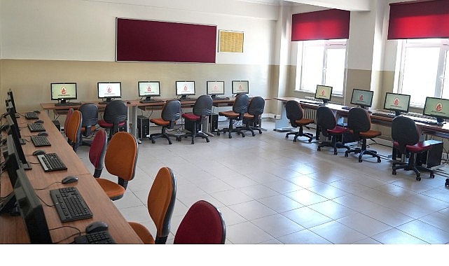 iettnin-genclere-teknoloji-destegi-suruyor.jpg