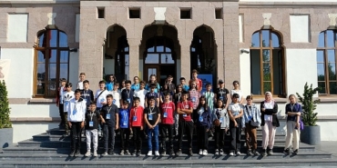 ilcelerdeki-7-sinif-ogrencileri-konyanin-kulturel-mirasini-kesfediyor.jpg