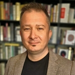 istinye-universitesi-ogretim-uyesi-doc-dr-caner-ozdurak-hurmuz-bogazinin-kapatilmasi-turkiyede-enflasyonla-mucadele-surecini-zorlastirabilir.jpg