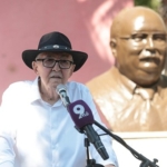 izmir-baba-sancar-marufluya-konaktan-buyuk-vefa.jpg