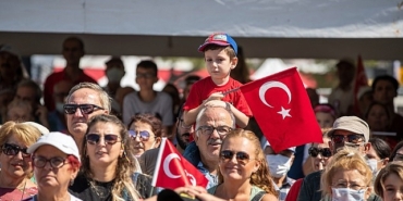izmir-marsi-9-eylul-serefine-yukselecek.jpg