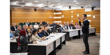 izmirli-muhtarlar-bornova-muhtarlar-akademisinde-bulustu.jpg