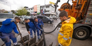 izsu-ekipleri-tam-kadro-sahada.jpg