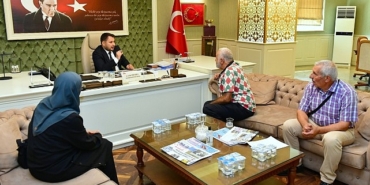 kahramankazan-belediye-baskani-selim-cirpanoglu-halk-gununde-vatandaslarla-bir-araya-geldi.jpg