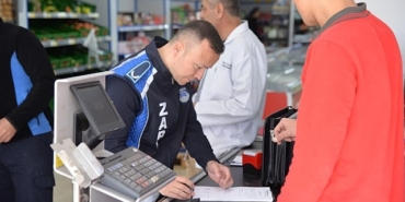 kahramankazan-belediyesi-zabita-ve-saglik-isleri-mudurlugu-ekipleri-ilcede-faaliyet-gosteren-zincir-marketlerde-denetim-calismalarini-surduruyor.jpg