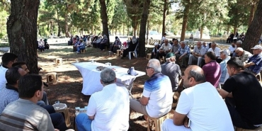 kandira-belediyesi-deprem-sehitlerimizi-unutmadi.jpg