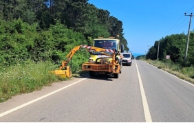 kandirada-yollar-yaz-sezonuna-hazirlaniyor.jpg