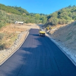 karamursel-derekoyde-bozulan-yollar-yenileniyor.jpg