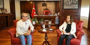 kardes-sehirler-kadrajda-bulustu-baskan-unsal-karsiyakali-birinciyi-konuk-etti.jpg