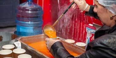 karsiyaka-belediyesinden-30-bin-kisiye-sicak-corba-ikrami.jpg