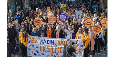 karsiyakada-25-kasimda-guclu-dayanisma-siddete-karsi-ses-cikar.jpg