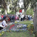 karsiyakada-binler-zubeyde-anneye-kostu.jpg