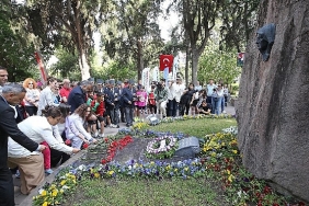 karsiyakada-binler-zubeyde-anneye-kostu.jpg