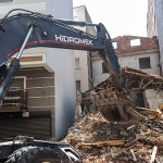 karsiyakada-metruk-ve-riskli-binalar-tek-tek-yikiliyor.jpg