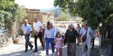 karsiyakada-yamanlar-domates-senligine-geri-sayim-basladi.jpg