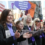 Karşıyaka’dan dayanışma çağrısı: Şiddete karşı ses çıkar!