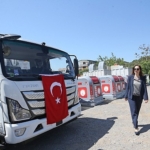 Karşıyaka’nın temizlik filosu üç yeni kamyonla güçlendi