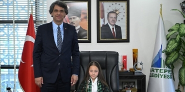 kartepede-baskanlik-koltugu-minik-ikraya-emanet.jpg