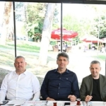 kartepede-hizmetler-muhtarlarla-masaya-yatirildi.jpg