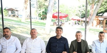 kartepede-hizmetler-muhtarlarla-masaya-yatirildi.jpg