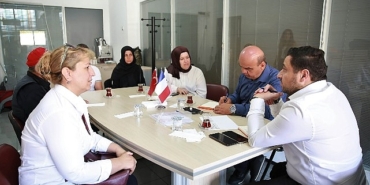 kecioren-belediyesi-bunyesinde-faaliyet-gosteren-kariyer-ofisi-is-arayan-vatandaslara-istihdam-kapilarini-aralamaya-devam-ediyor.jpg