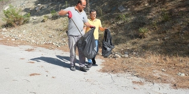 kemer-belediyesi-yabanci-uyruklu-kadinlarla-temizlik-yapti.jpg