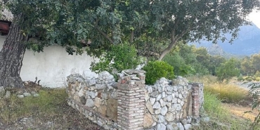 kemerde-osmanlidan-kalma-mezar.jpg
