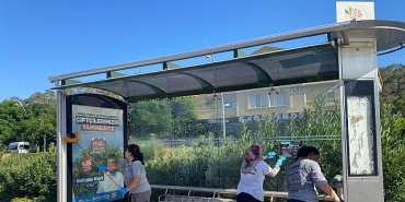 kemerde-otobus-duraklari-temizleniyor.jpg