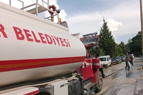 kemerde-tozlu-yollar-yikaniyor.jpg