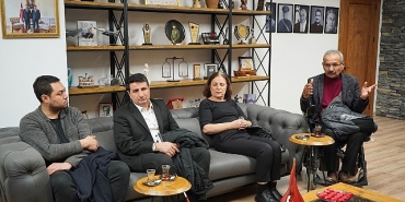 kent-konseyinden-baskan-eskiye-anlamli-ziyaret.jpg