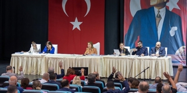 konak-belediye-meclisi-2025-yili-mali-butcesini-onayladi.jpg