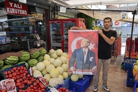 konak-belediyesinden-esnafa-30-agustos-hediyesi.jpg