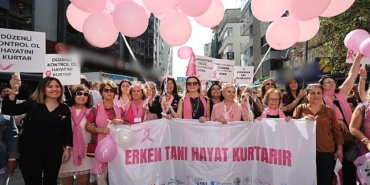 konakta-meme-kanseri-farkindaligi-icin-pembe-yuruyus.jpg