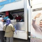 konaktan-ferdi-zeyrek-anisina-yemek-ikrami.jpg