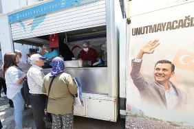 konaktan-ferdi-zeyrek-anisina-yemek-ikrami.jpg