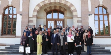 konya-buyuksehir-dunya-kadin-ciftciler-gununde-kadin-ciftcileri-bulusturdu.jpg