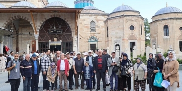 konya-buyuksehir-dunya-yaslilar-gununde-buyuklerimizi-unutmadi.jpg