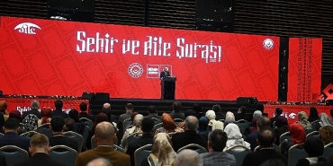 konya-buyuksehir-tarafindan-duzenlenen-sehir-ve-aile-surasi-tamamlandi.jpg