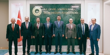 konya-protokolu-bakan-kurum-ile-bakan-memisogluna-hayirli-olsun-ziyaretinde-bulundu.jpg