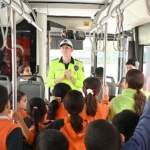 Konya’daki Öğrenciler “Nezaket Otobüsü” ile Trafikte Görgü Kurallarını Öğreniyor