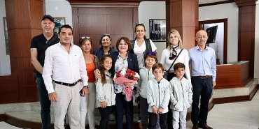 kucuk-yelkencilerden-baskan-hatice-gencaya-anlamli-ziyaret.jpg
